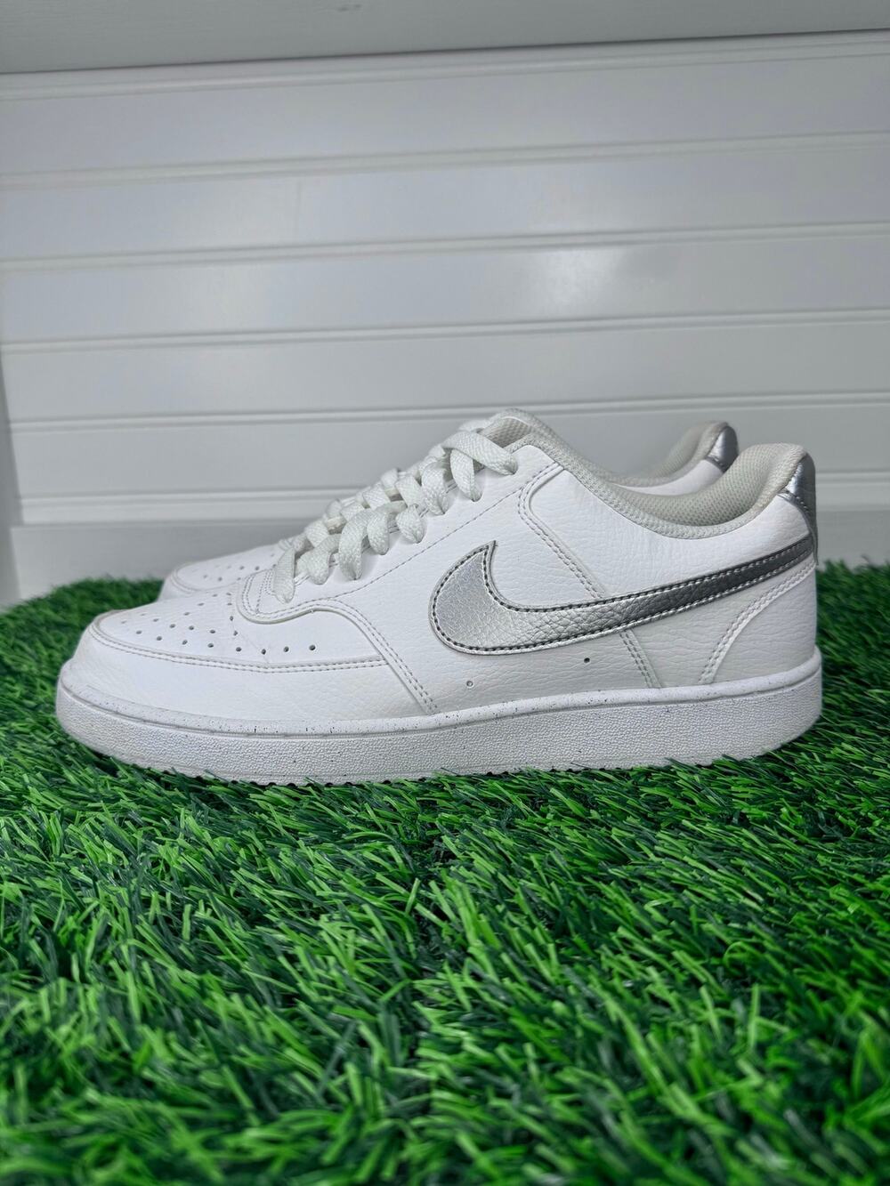 Nike Court Vision Low Next Nature Women Size 10 White Metallic Silver DH3158-108